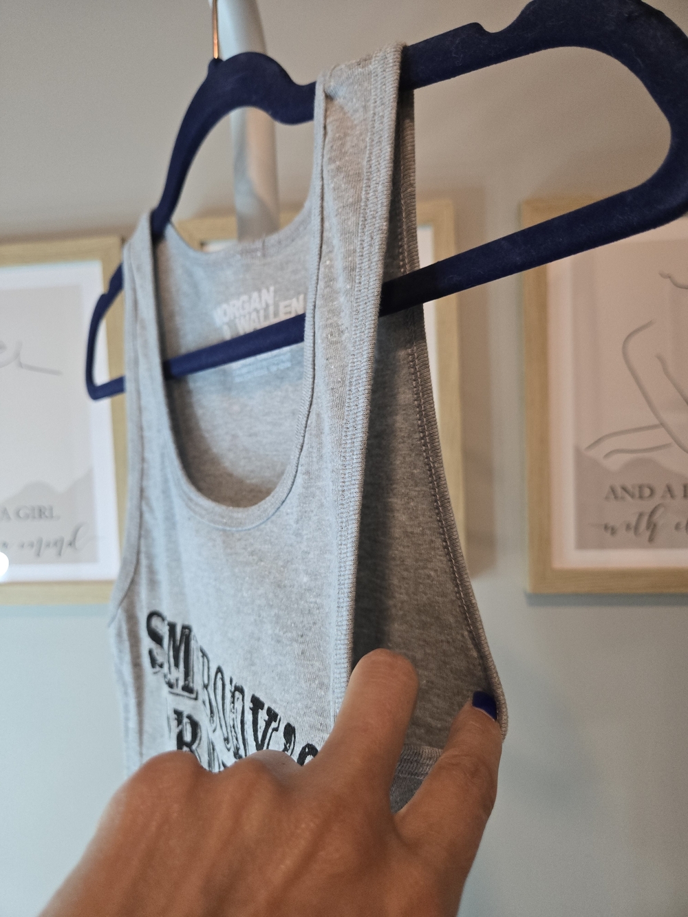 Morgan Wallen Grey 'Somebody's Problem' Graphic Crop Tank - Picture 6 of 9